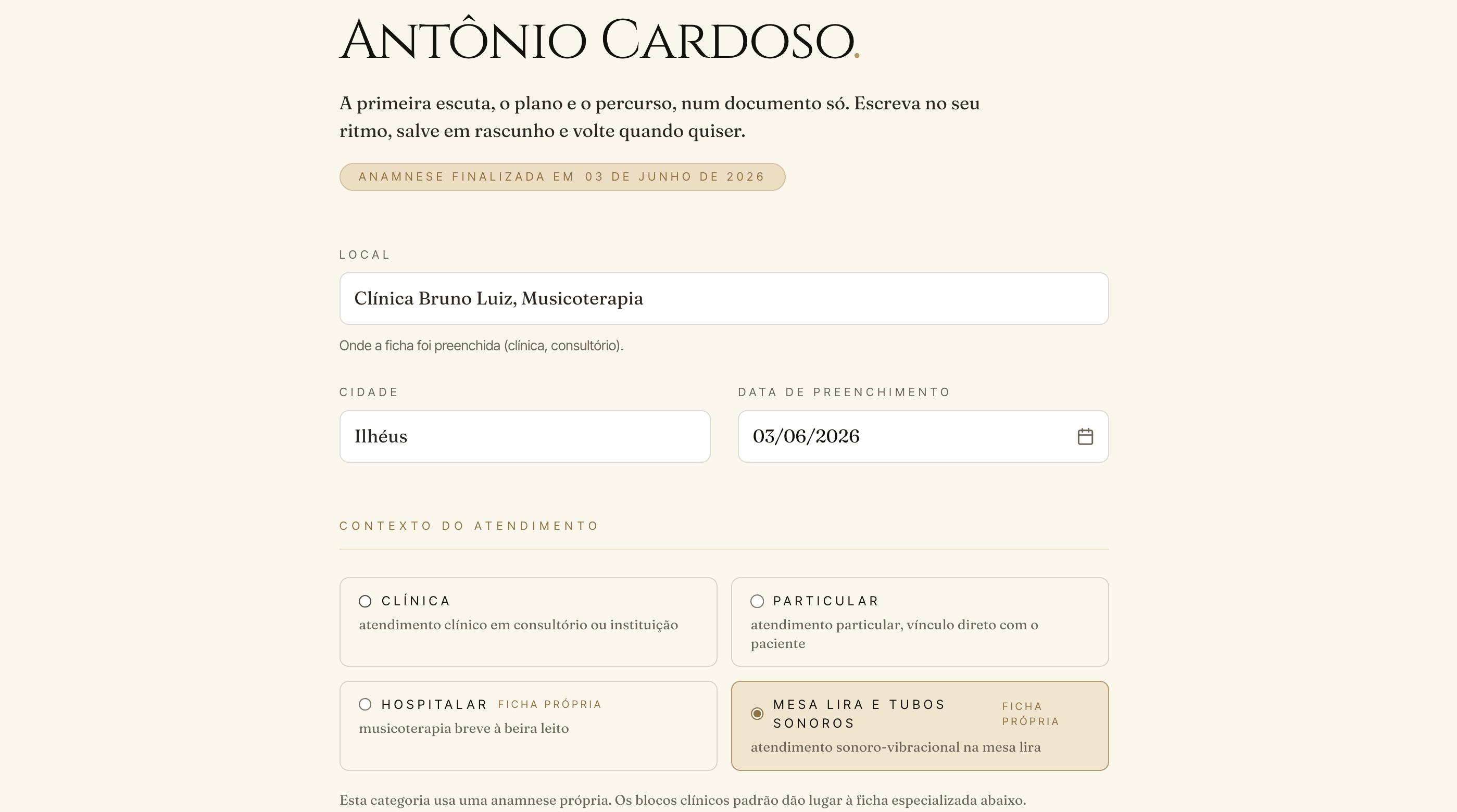 Anamnese com seletor de contexto: clínica, particular, hospitalar e mesa lira